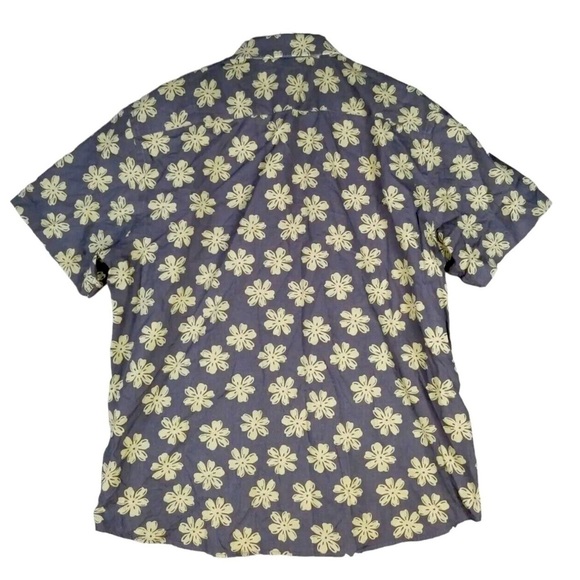 UNTUCKit Shirt Short Sleeve Button Up Mens M Floral Gray Pit To Pit 20” - Picture 2 of 4